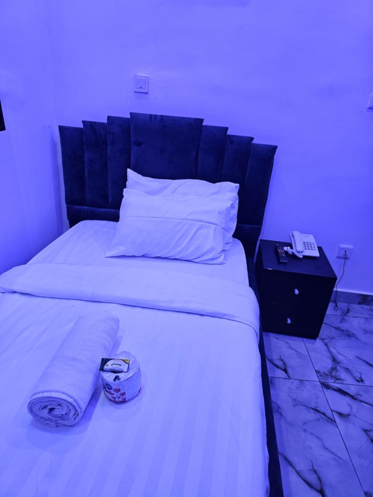 Vhs Vinchee Suites Lagos Exterior foto