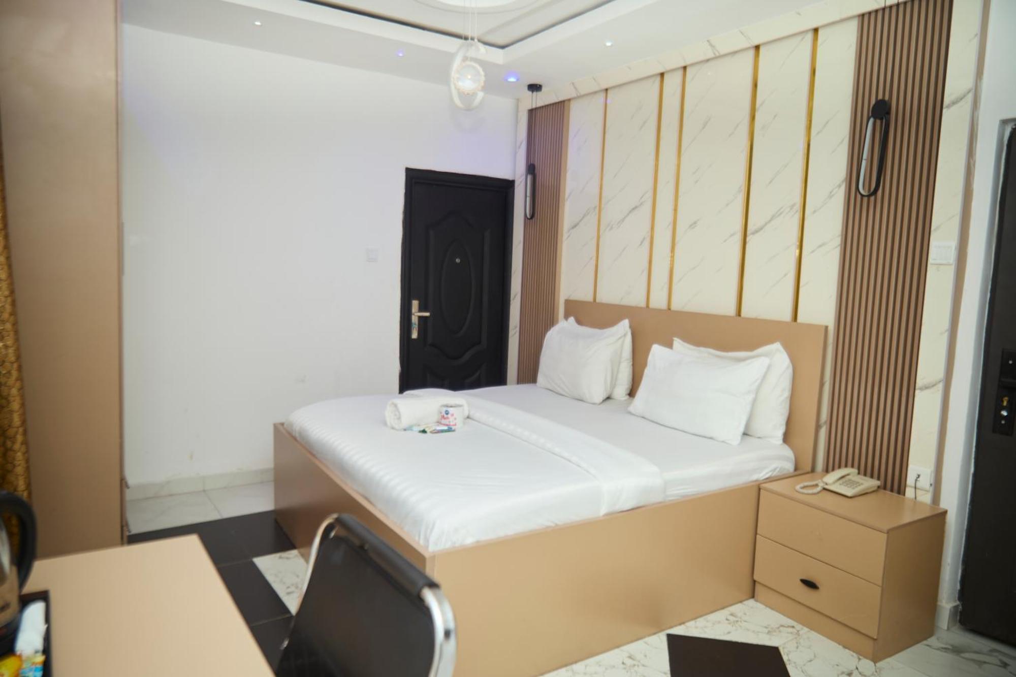 Vhs Vinchee Suites Lagos Exterior foto